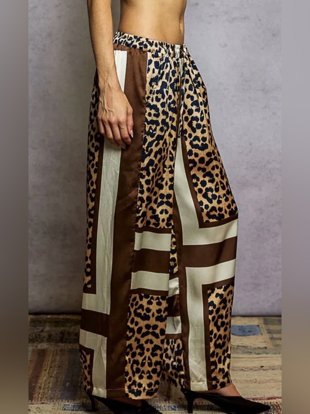 POL Leopard Printed Woven Wide Leg Drawstring Pants Size Large Satin finish - Picture 3 of 3